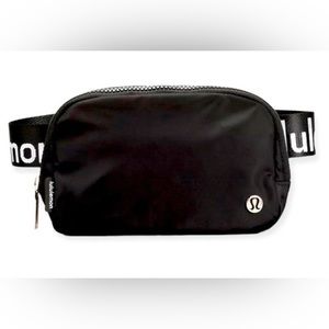 lululemon Everywhere Belt Bag (with lettering!)